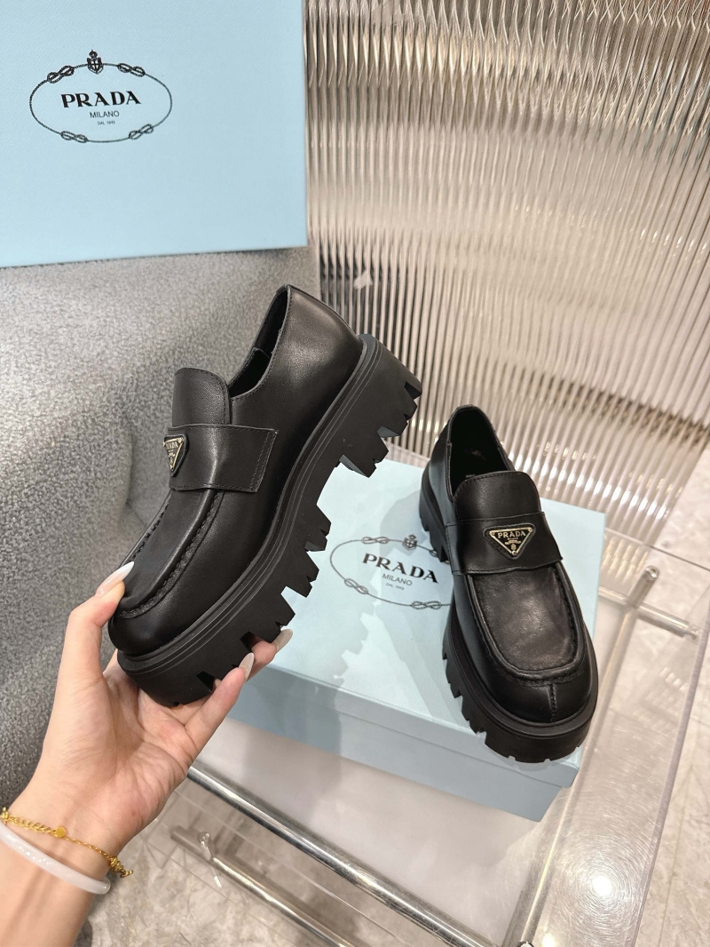Pra*a flat shoes